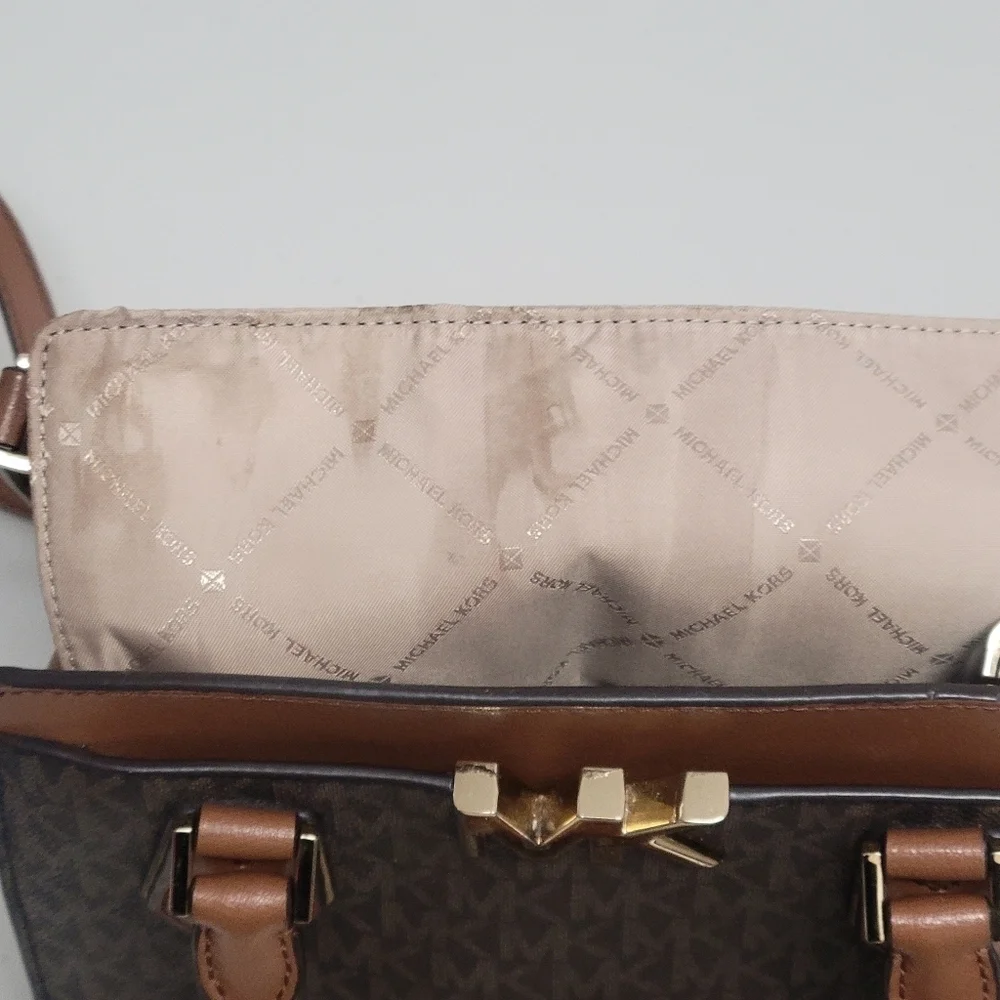 Michael Kors Mott Messenger Crossbody Bag.